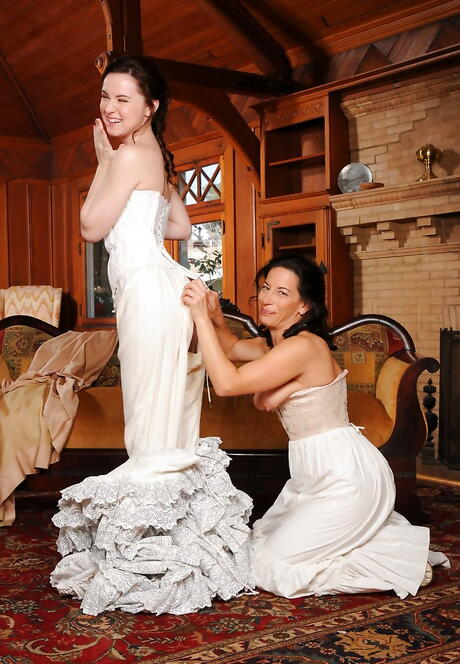 Hot expirienced lesbians Annabelle Lee and Melissa Monet licking hot pussies in the hot lesbian sex 