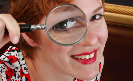 Inviting mature Clarissa exposing big knockers and spreading her legs 